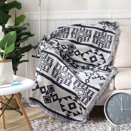 Geometric Cotton Blanket/ Throw/ Comforter (size: 180x230cm)